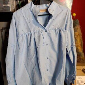 NWOT Ladies light blue button blouse. size 40 (US 10)
